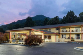 Ramada by Wyndham Maggie Valley Maggie Valley